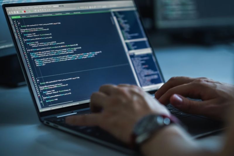 綦江区软件定制开发:PHP与Node.js,后端解决方案的优势博弈